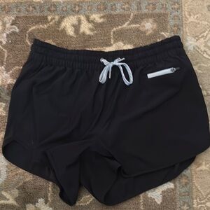 Vuori Clementine Black Athletic Shorts Lightweight Moisture-Wicking